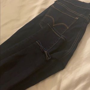 levi’s jeans in dark blue